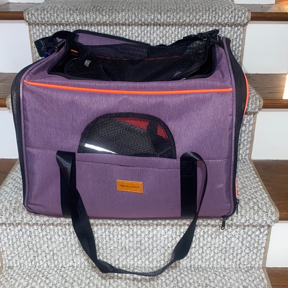Dog carrier